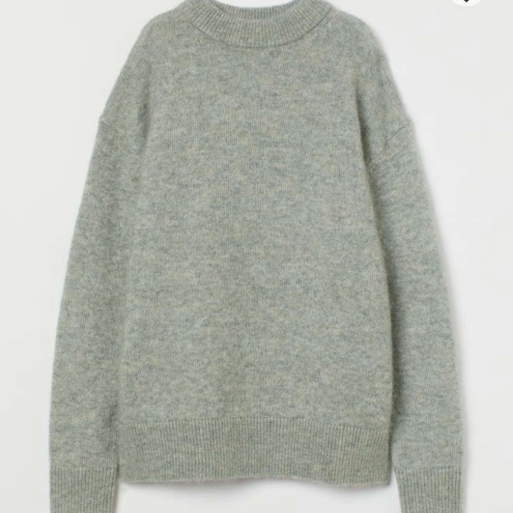 H&M Gray Crew Neck Sweater